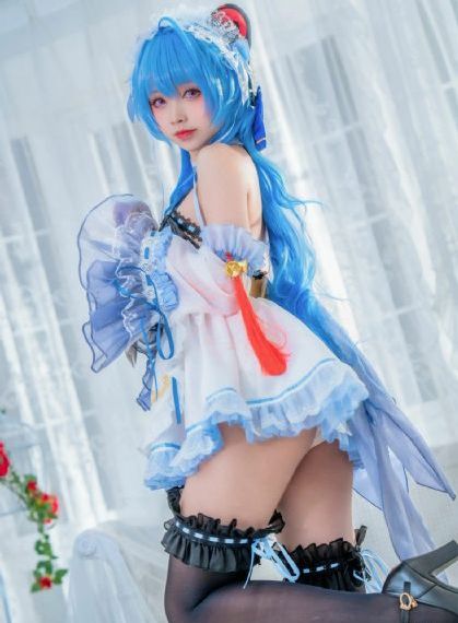 泡芙小姐