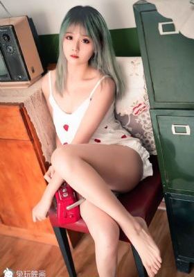 触摸女孩