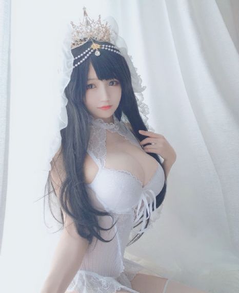 和闺蜜男友电影院疯狂做