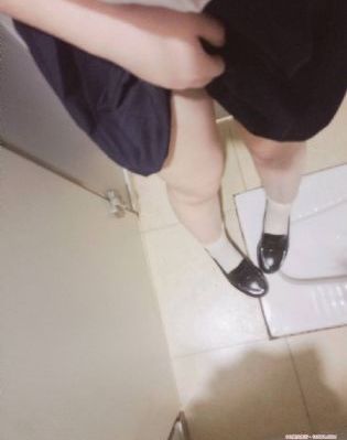 攻让受含着jy走路的